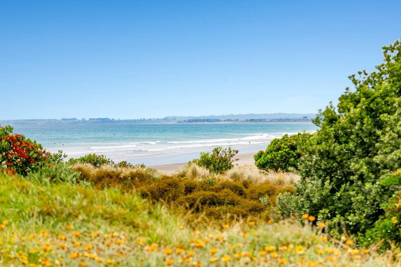 Beachfront Location Apartment Mount Maunganui Bagian luar foto