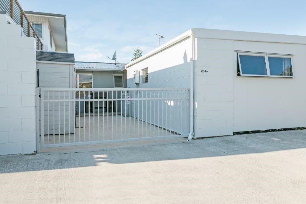 Beachfront Location Apartment Mount Maunganui Bagian luar foto